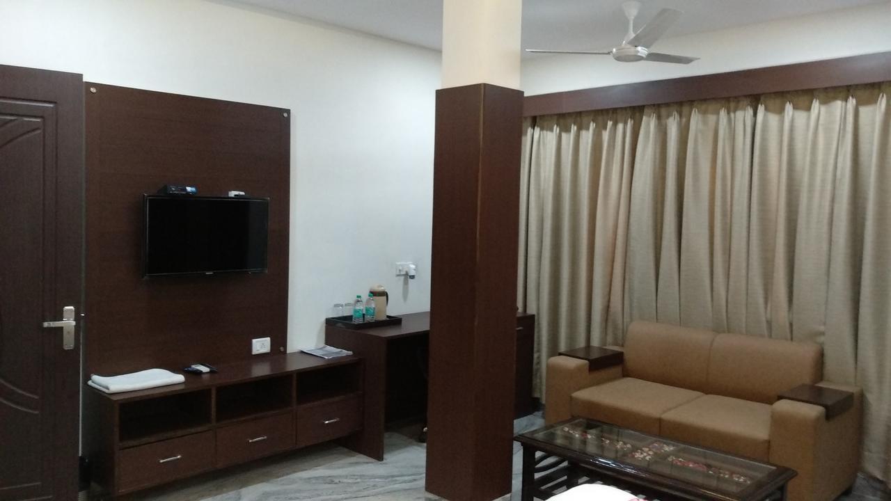 Hotel Sar Kamla Dham Skd Vrindavan Fully Vaccinated Staff Bagian luar foto